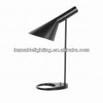 New style modern simple and creative indoor black steel bedroom table lamps 2152T